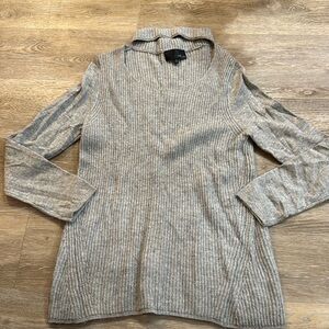 Women’s gray sweater